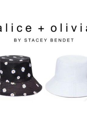 alice + olivia Reversible Daisy Bucket Hat Black/White summer hat 90s style NWT